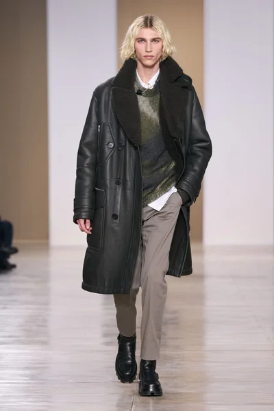 Look 26